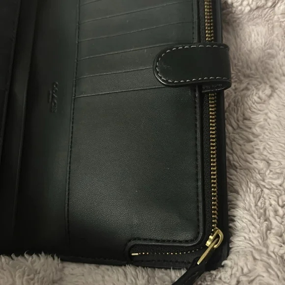Coach Essential Slim Wallet - Picture 7 of 9